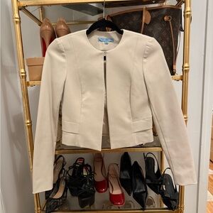 Antonio Melani Cropped Blazer in Off White
